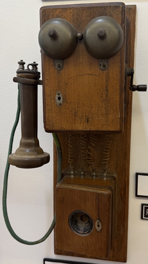 Gilliland magneto pony telephone with Blake transmitter