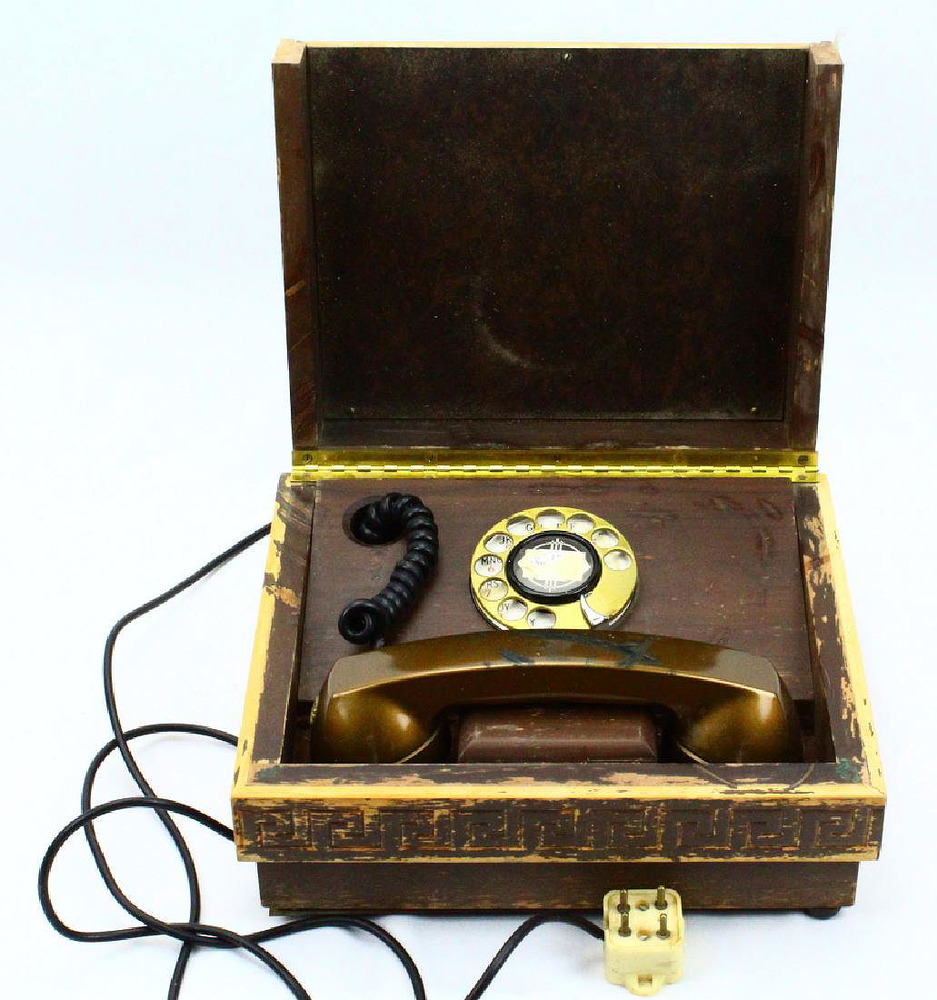 Frank Sinatra's Rancho Mirage poolside telephone