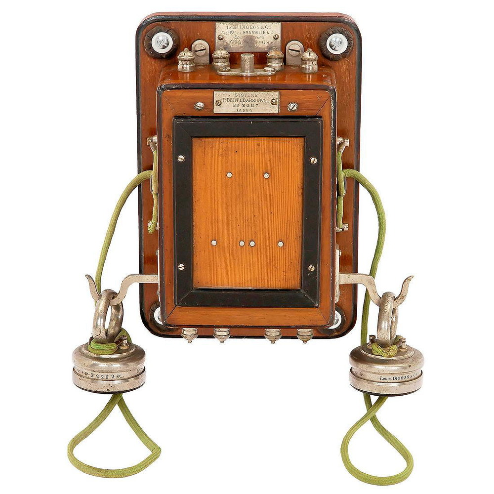 Louis Digeon wall telephone