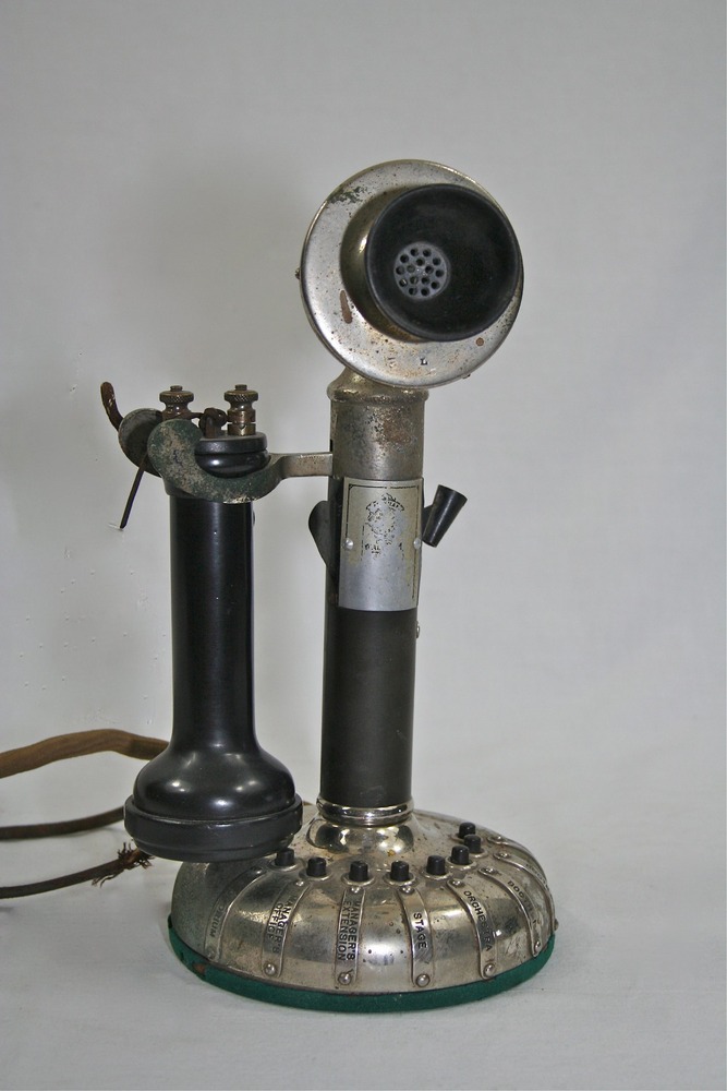 Holtzer-Cabot button desk stand