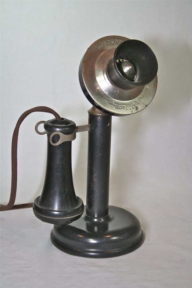 Leich Electric Co. straight shaft desk set with "Wonderphone" transmitter