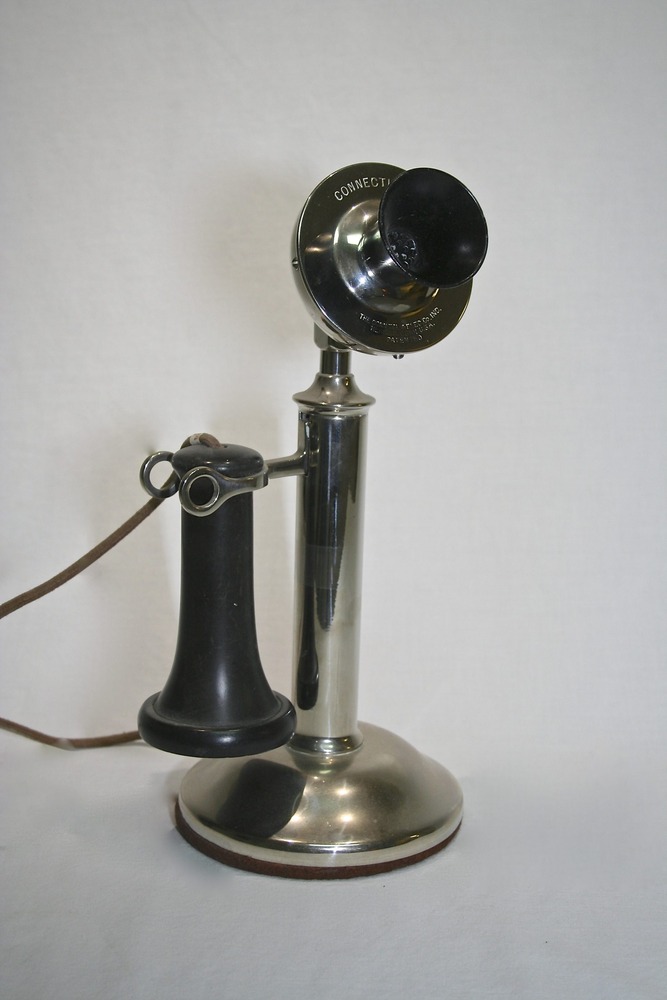 Connecticut Telephone straight shaft desk set