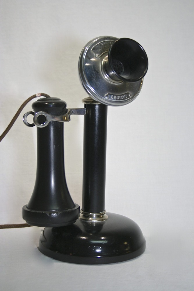 Monarch Telephone Mfg. Co. straight shaft desk set