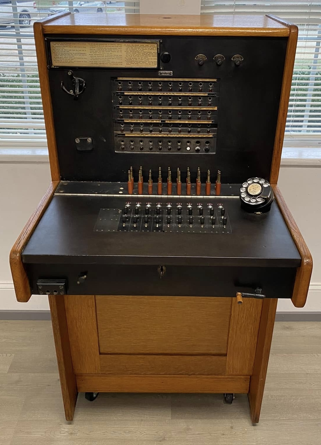 WE 551 Switchboard