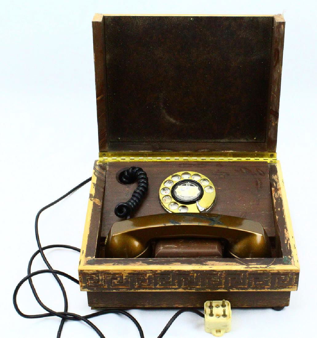 Frank Sinatra's Rancho Mirage poolside telephone