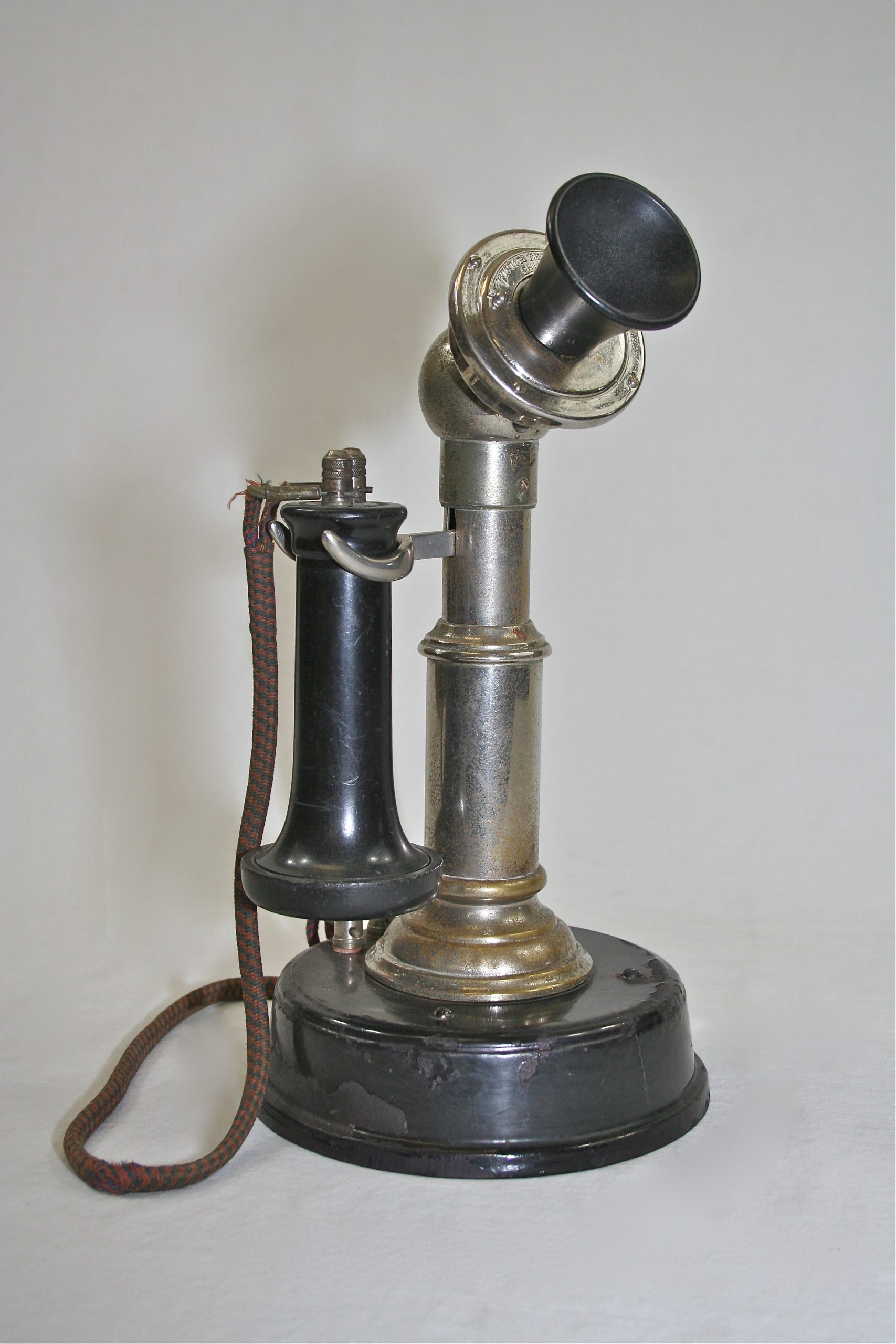 Victor Telephone Mfg. Co. (Chicago) desk set