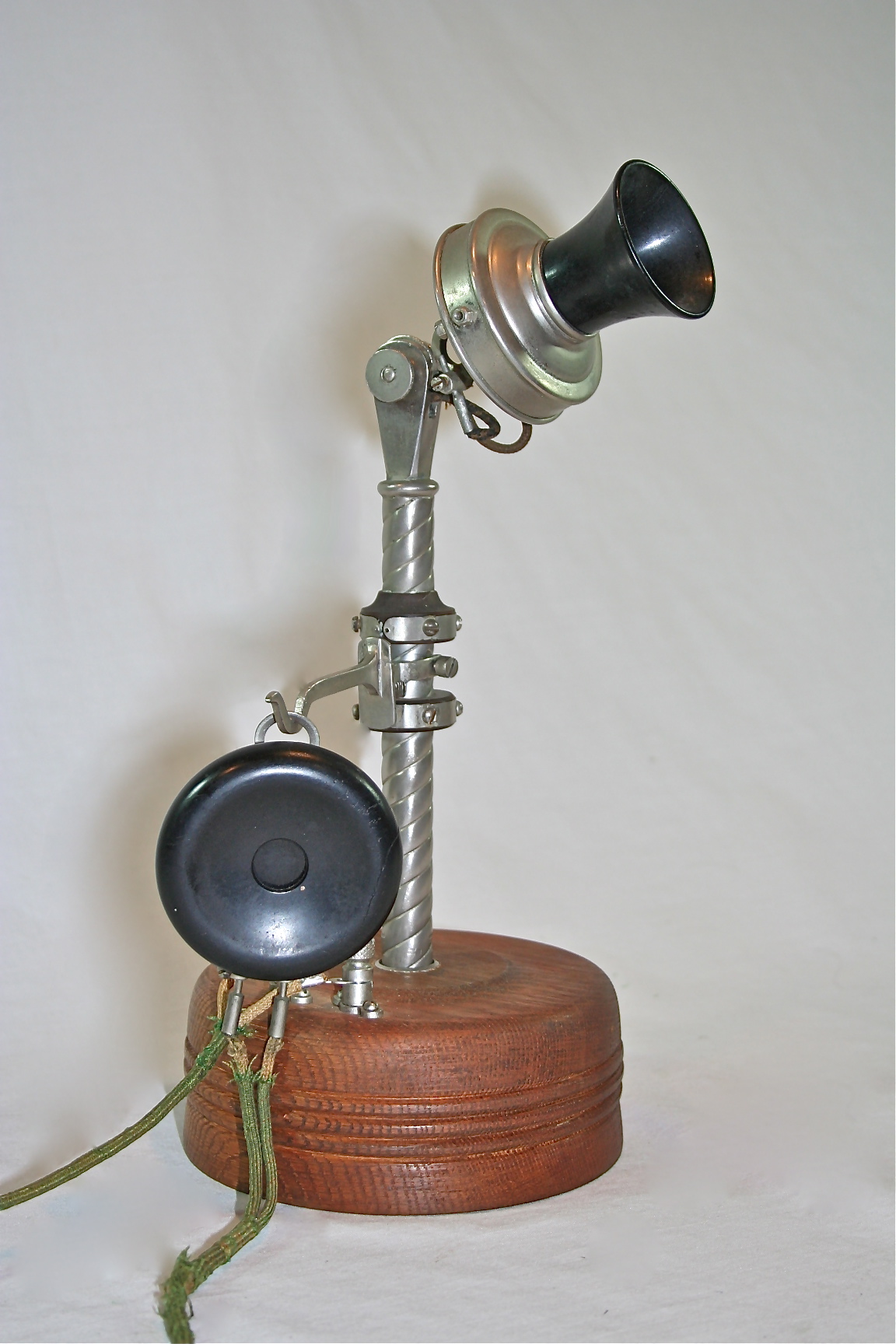 DeVeau rope shaft desk set