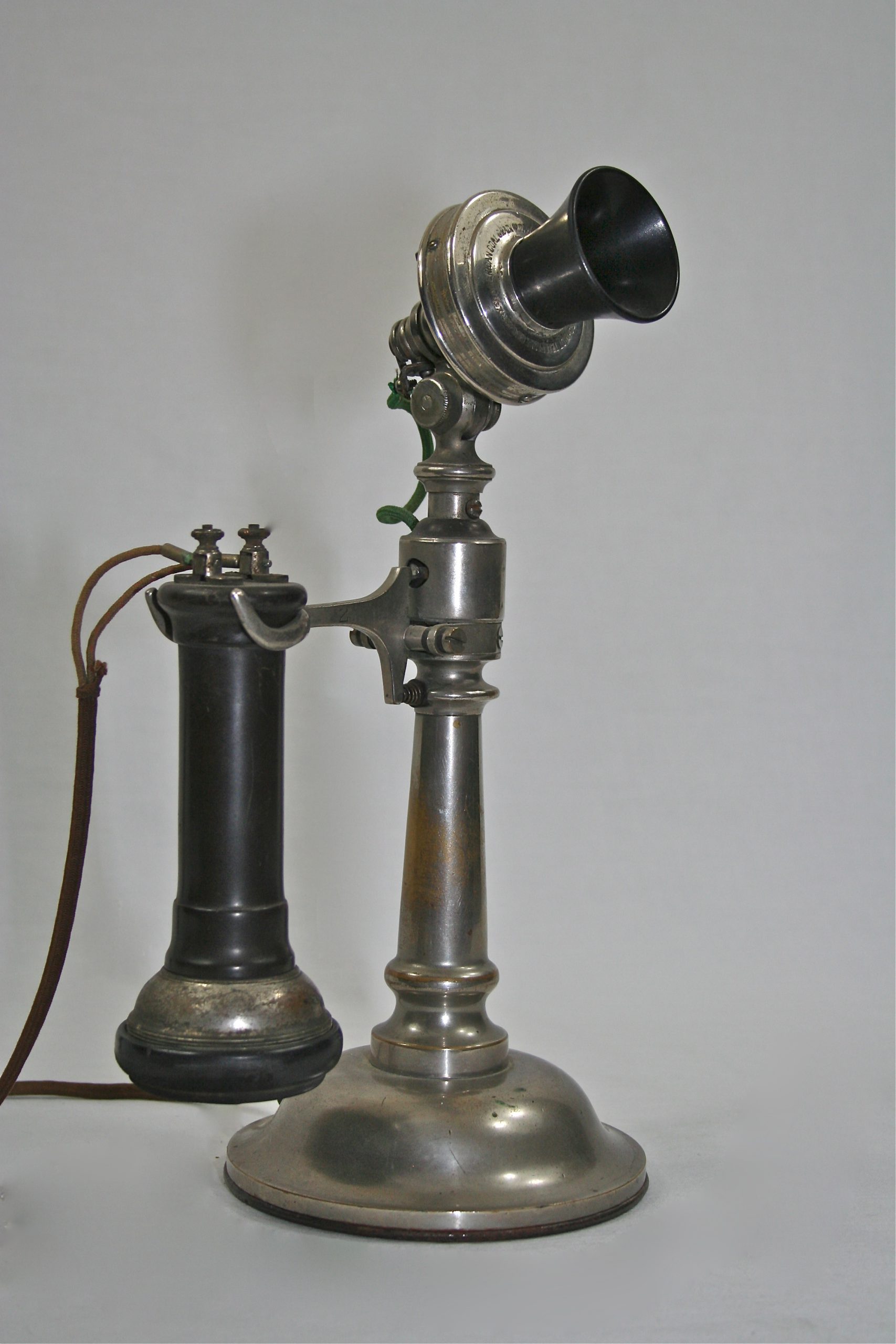 Lambert Schmidt Telephone Manufacturing Co. tapered shaft desk set