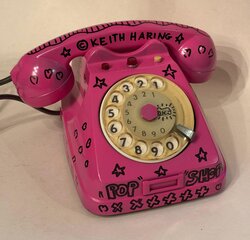 Keith Haring Pop Up Shop Raspberry Siemens Auso S62