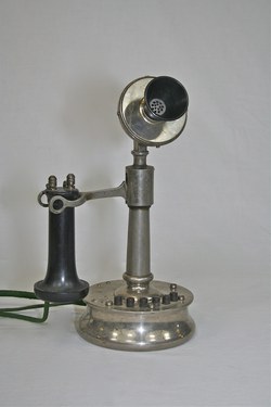 DeVeau 6 button desk set