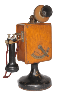 Ness Automatic Desk Set