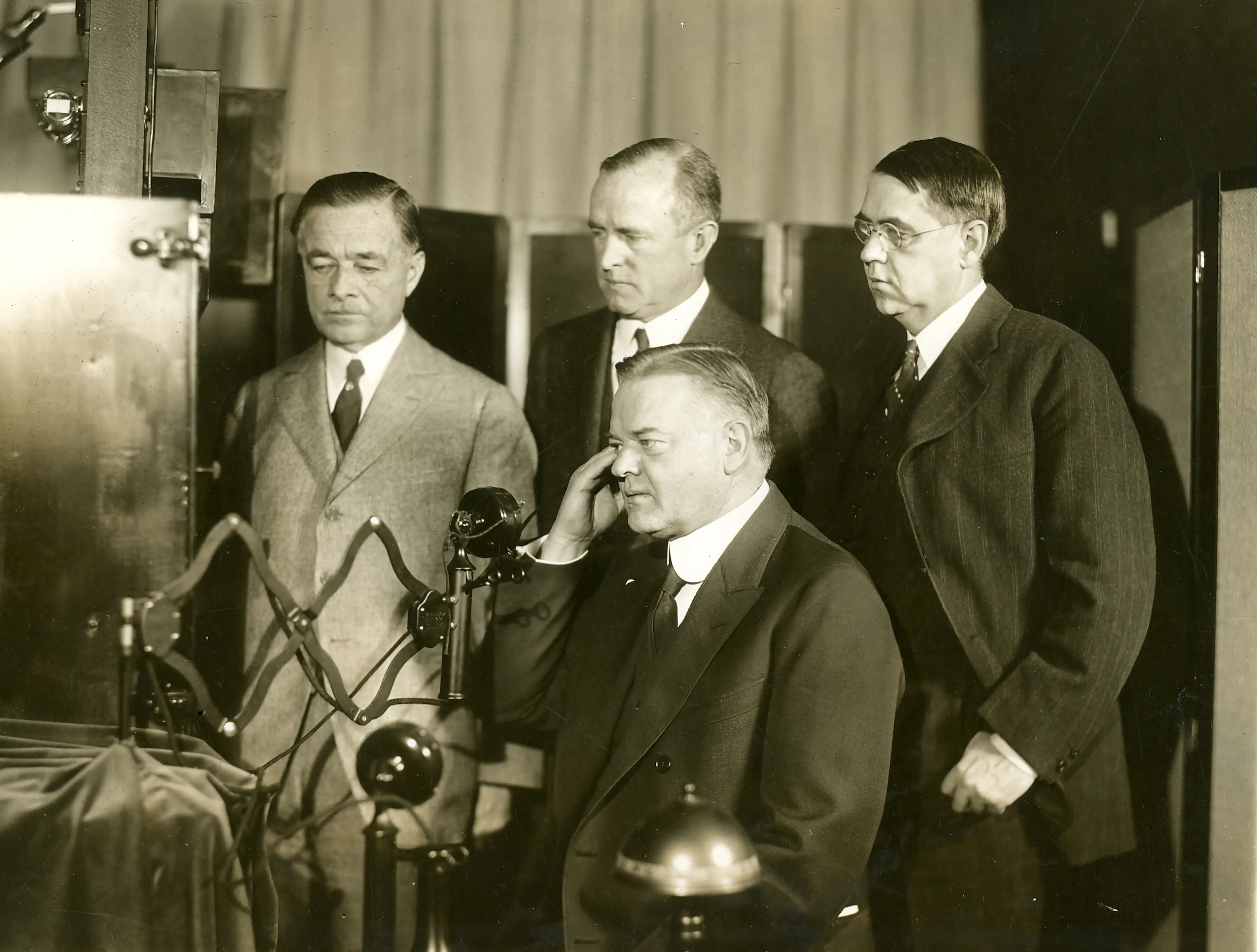 First long-distance video transmission over copper (with Herbert Hoover)