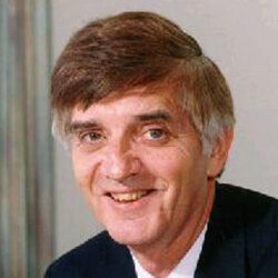 Lucky invents the adaptive equalizer