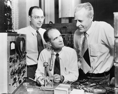 Transistor invented at Bell Labs